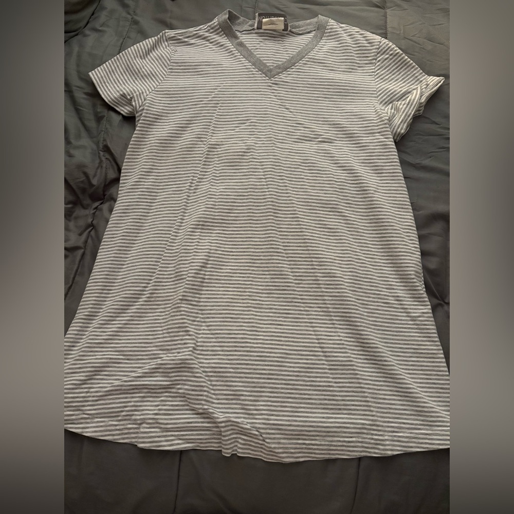 Gray and white striped v-neck maternity shirt.